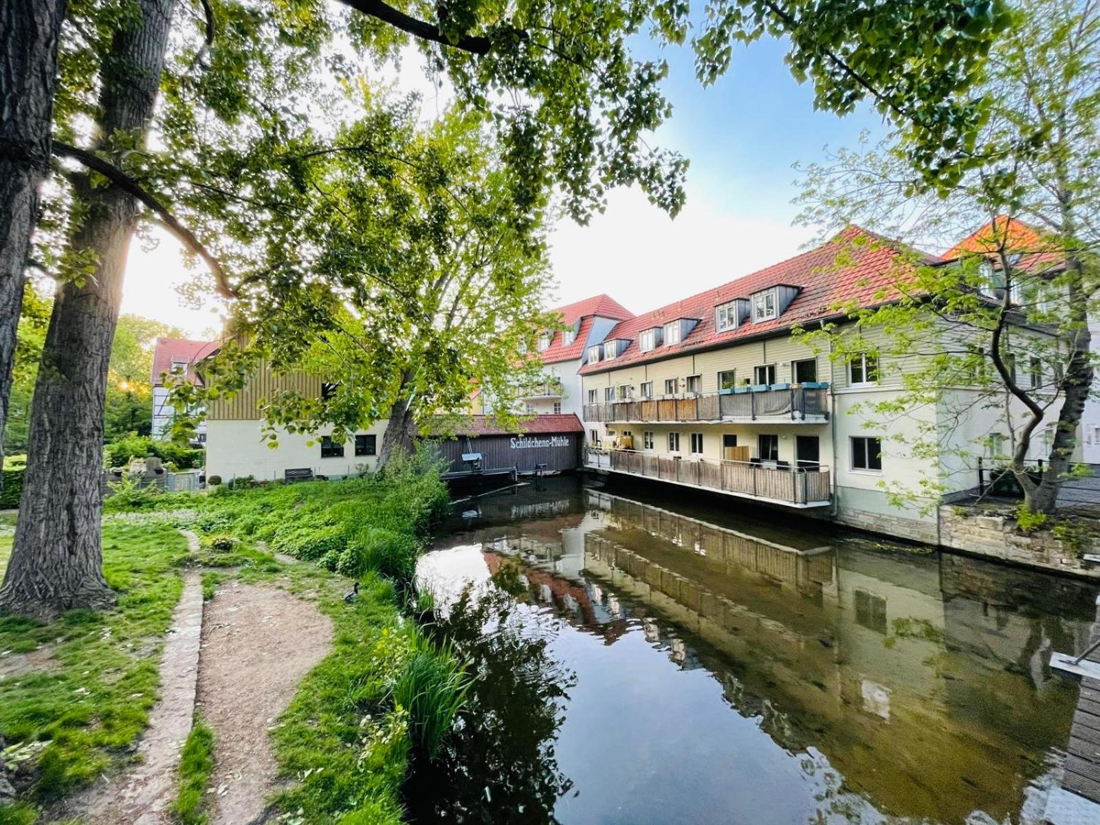 Ferienwohnung Schildblick Modernes Apartment Direkt In Der Altstadt Von Erfurt Nahe Der Kraemerbruecke - Beste Innenstadtlage Extérieur photo