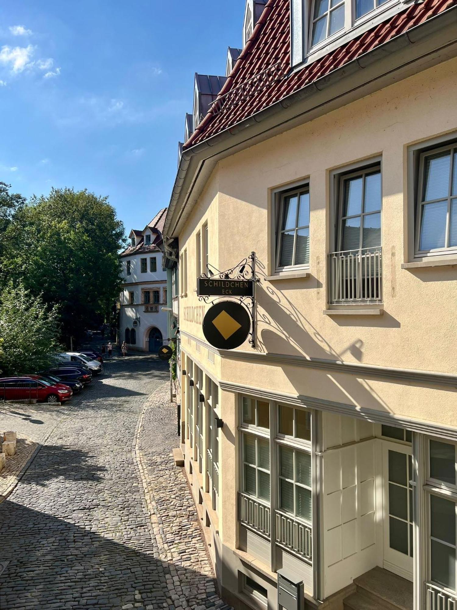 Ferienwohnung Schildblick Modernes Apartment Direkt In Der Altstadt Von Erfurt Nahe Der Kraemerbruecke - Beste Innenstadtlage Extérieur photo