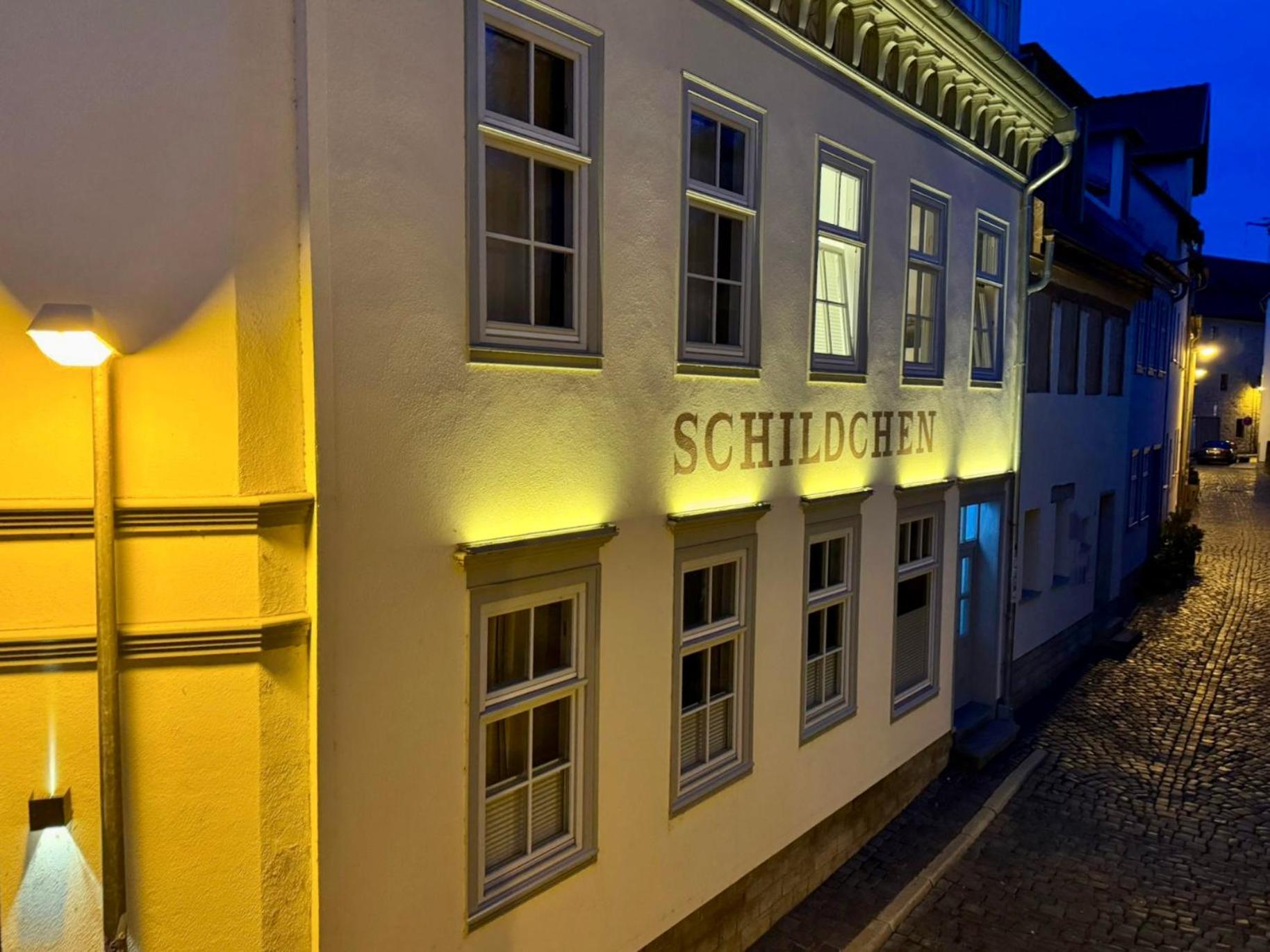 Ferienwohnung Schildblick Modernes Apartment Direkt In Der Altstadt Von Erfurt Nahe Der Kraemerbruecke - Beste Innenstadtlage Extérieur photo