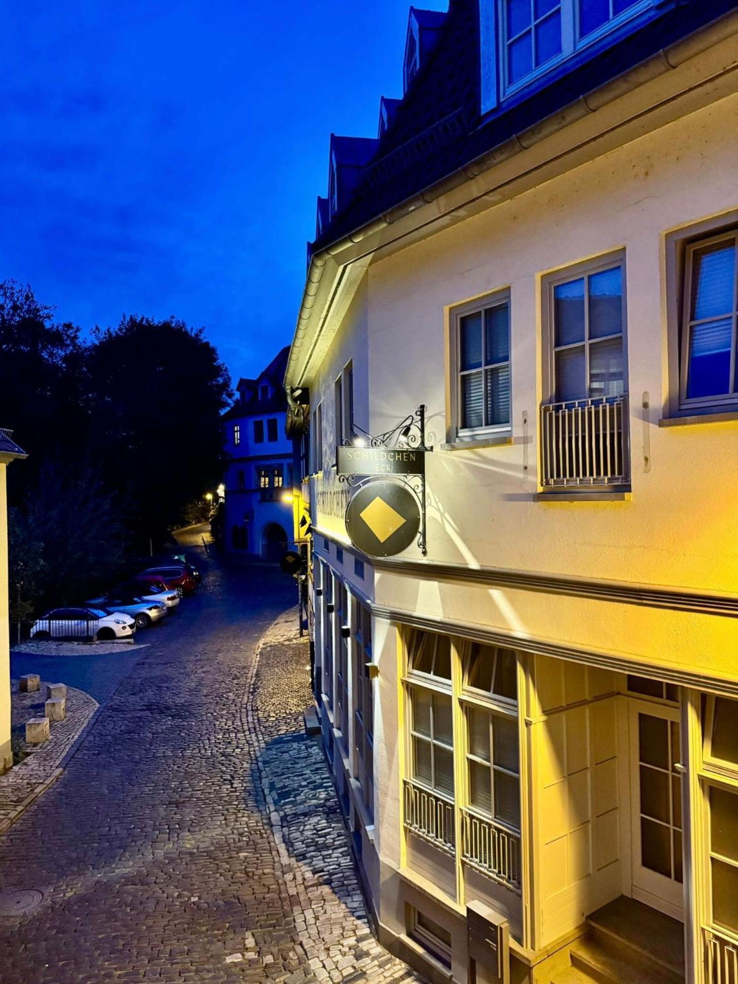 Ferienwohnung Schildblick Modernes Apartment Direkt In Der Altstadt Von Erfurt Nahe Der Kraemerbruecke - Beste Innenstadtlage Extérieur photo