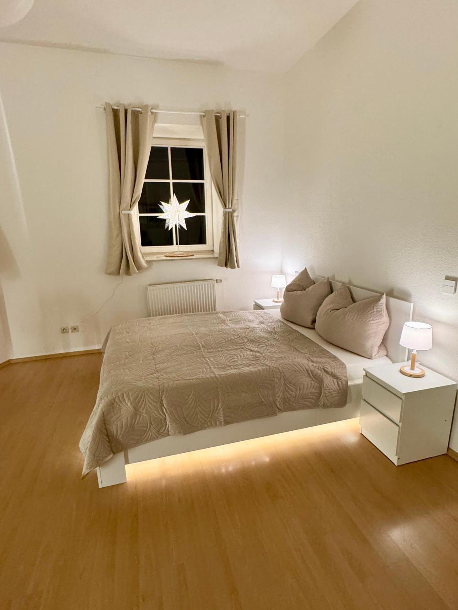 Ferienwohnung Schildblick Modernes Apartment Direkt In Der Altstadt Von Erfurt Nahe Der Kraemerbruecke - Beste Innenstadtlage Extérieur photo