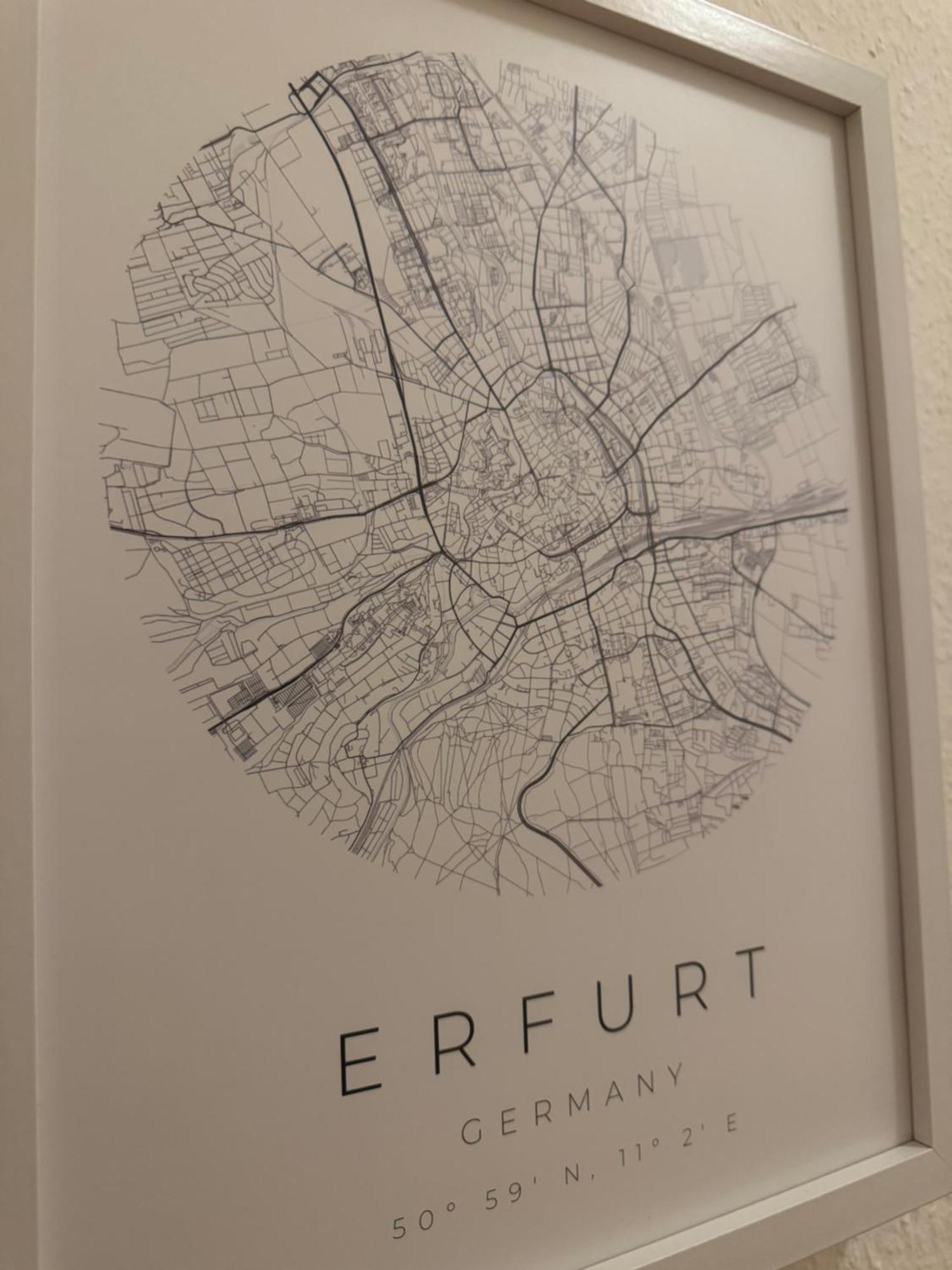 Ferienwohnung Schildblick Modernes Apartment Direkt In Der Altstadt Von Erfurt Nahe Der Kraemerbruecke - Beste Innenstadtlage Extérieur photo